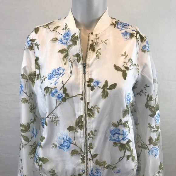 ❤️Only 2 Left❤️White and Blue Floral Bomber Jacket - Picture 2 of 6